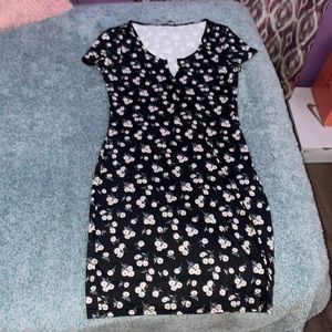 Selling this new dress!